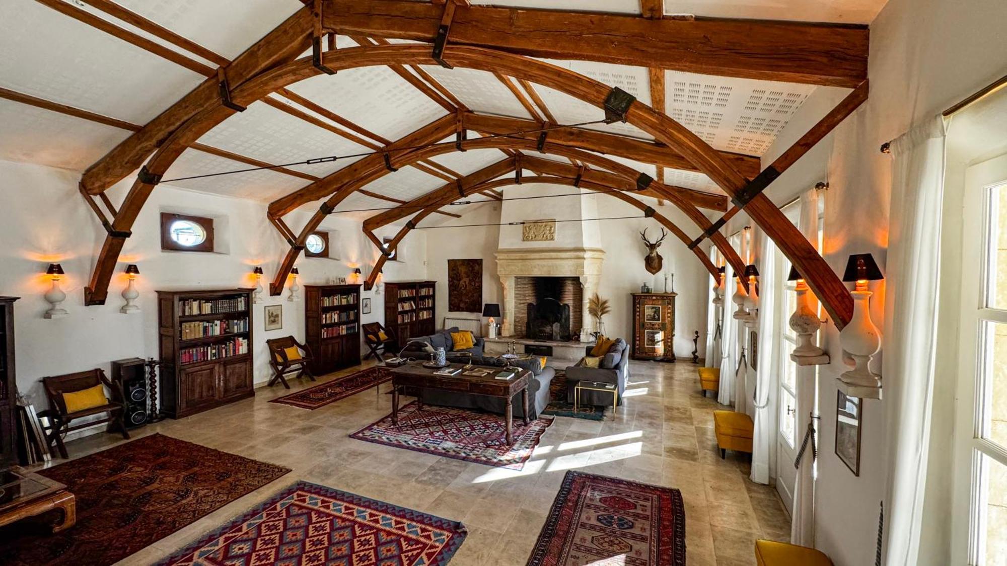 Lodge Chateau La Gineste - Castle And Vineyard