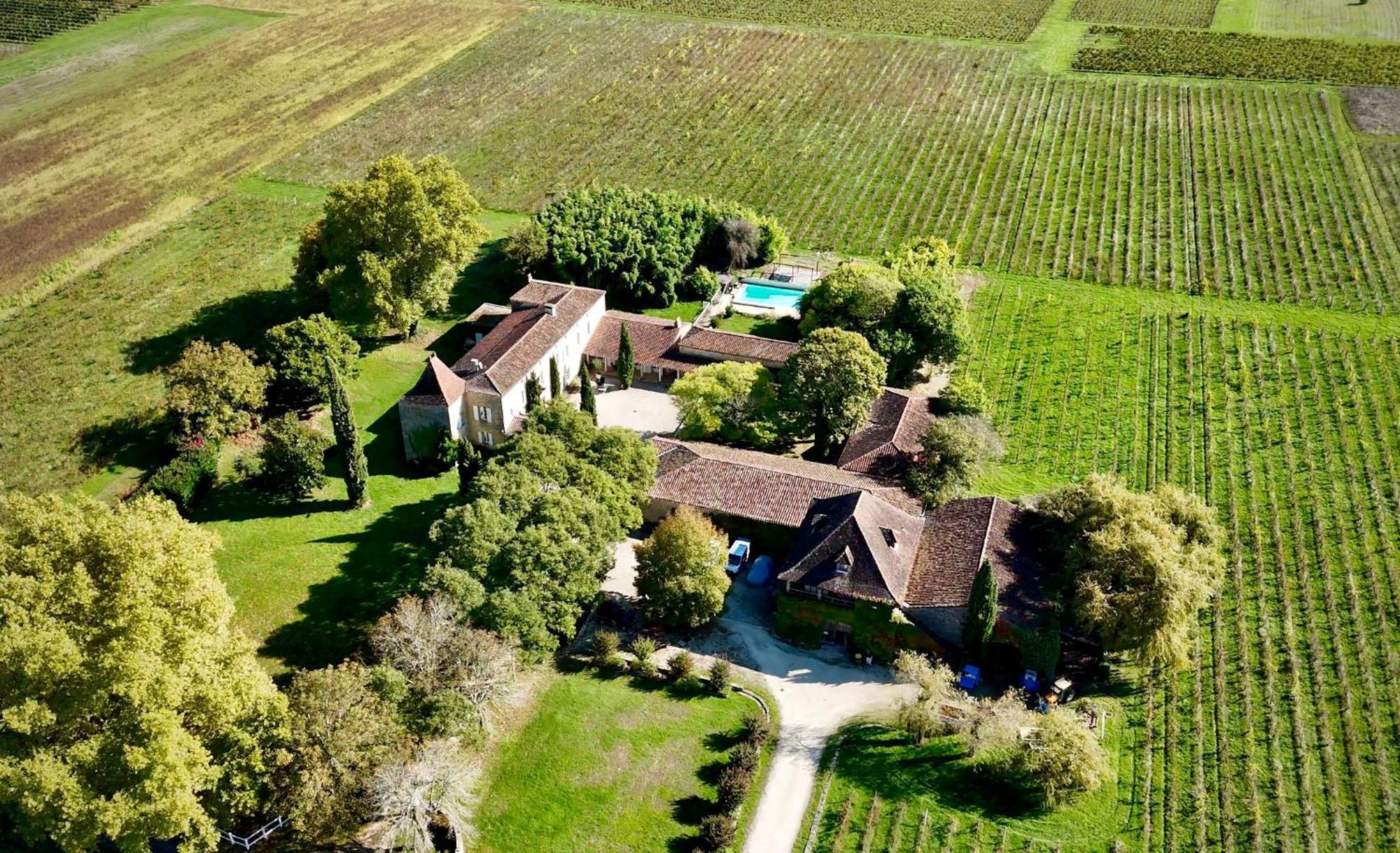 Lodge Chateau La Gineste - Castle And Vineyard *